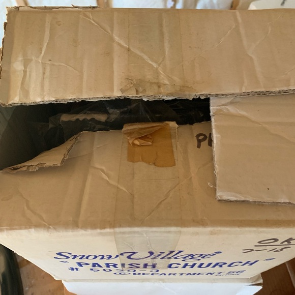 Snow Village - Parish Church (In original box) - Picture 4 of 4